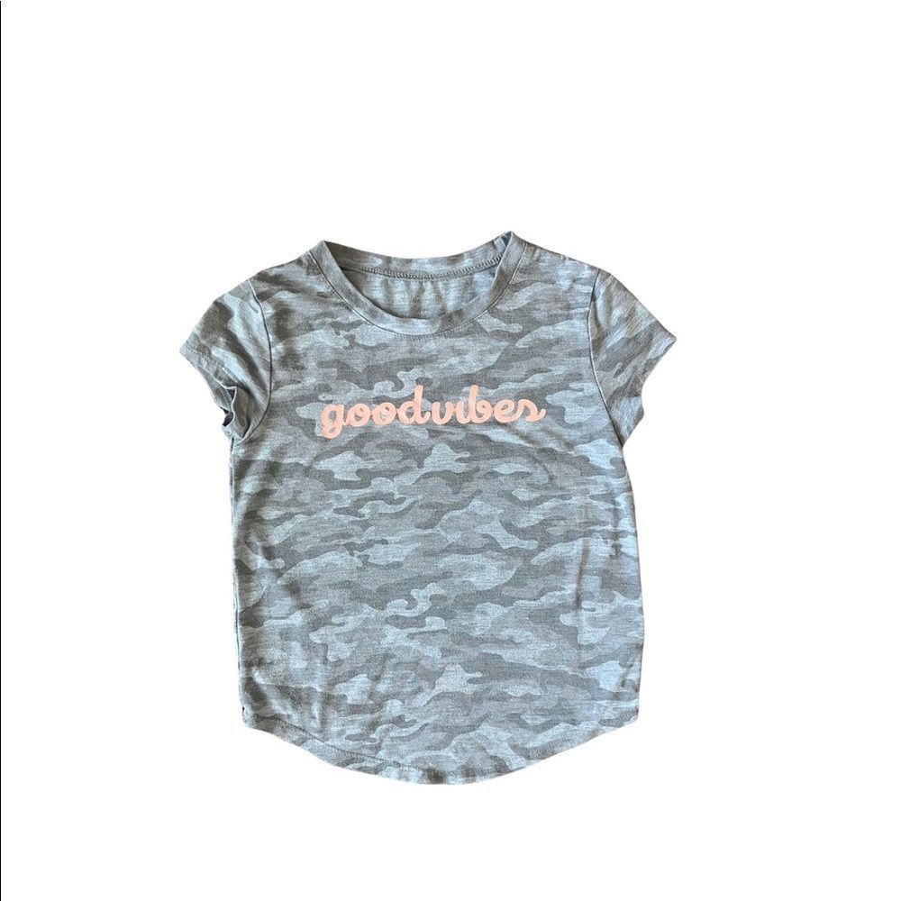Grayson Social Girls Medium Light Grey Camo “Good Vibes” T Shirt